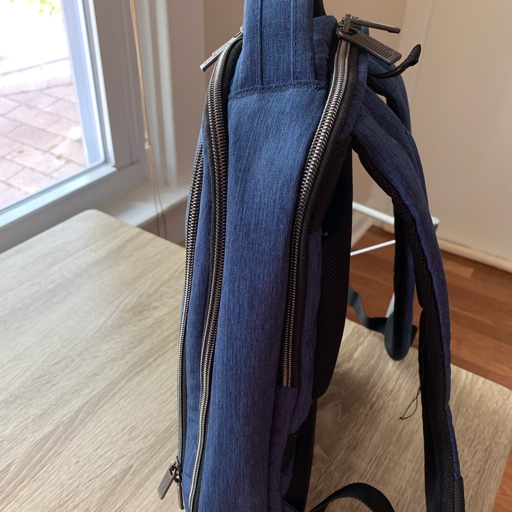 Samsonite modern utility 15.5” mini backpack